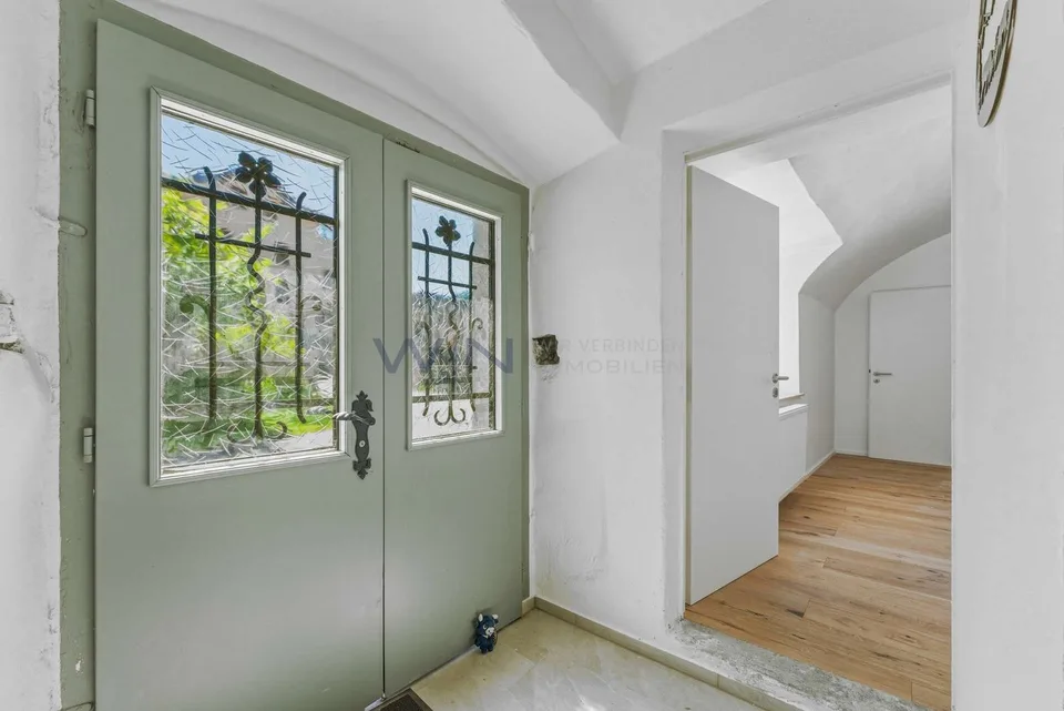 Perfectly renovated with flexible studio