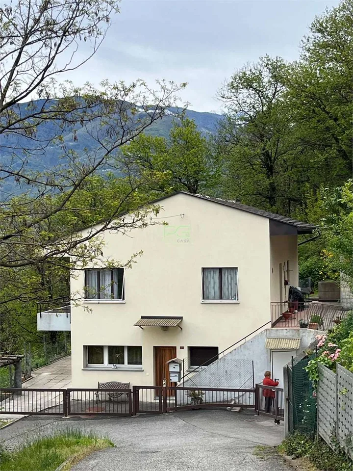 Casa bifamiliare con splendida vista