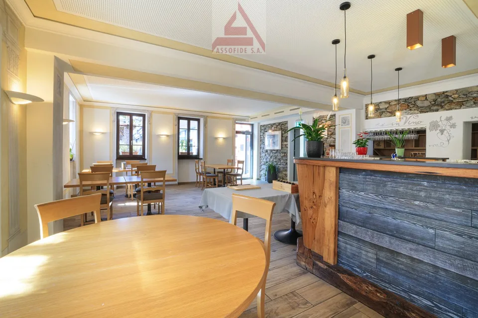 Piccolo boutique hotel con ristorante e ostello / Kleines Boutique-Hotel mit Restaurant und Hostel