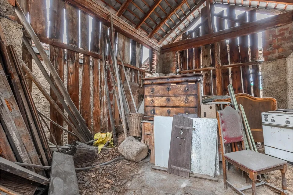 À rénover ! Maison villageoise avec grange attenante – photo 10 sur 13