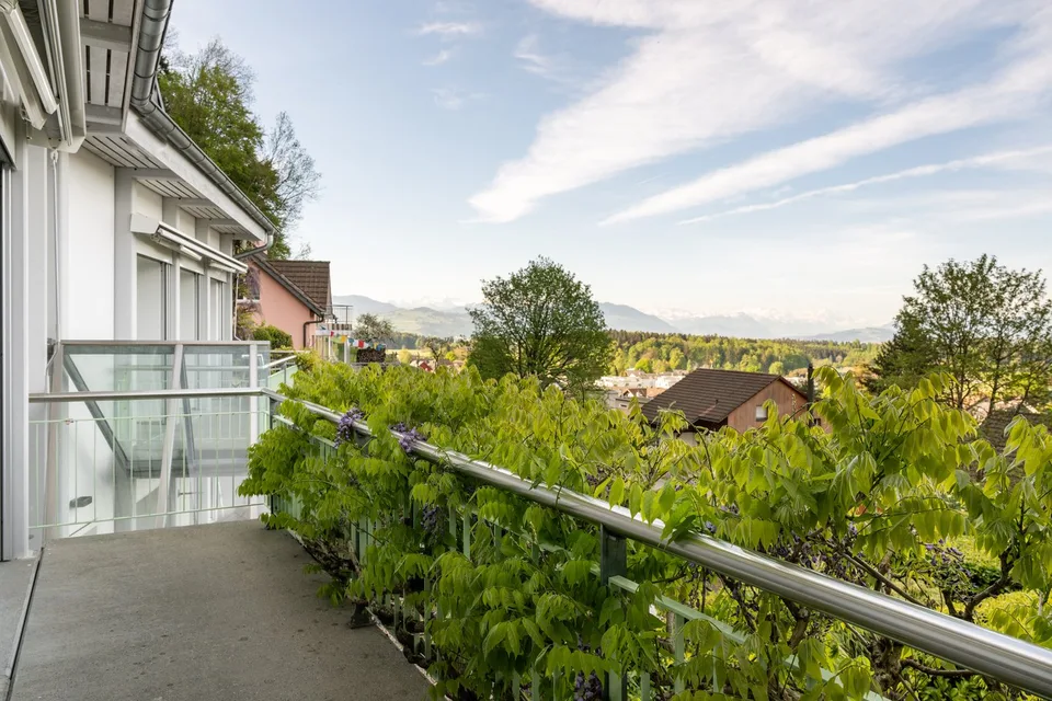Wohnen am Waldrand – 6.5 Zimmer mit Weitsicht und Ausbaupotenzial