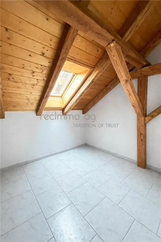 Charmante Doppelhaushälfte mit Fachwerkcharme, Garten & 170 m² Wohnfläche – foto 7 di 11
