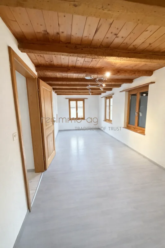 Charmante Doppelhaushälfte mit Fachwerkcharme, Garten & 170 m² Wohnfläche – foto 10 di 11