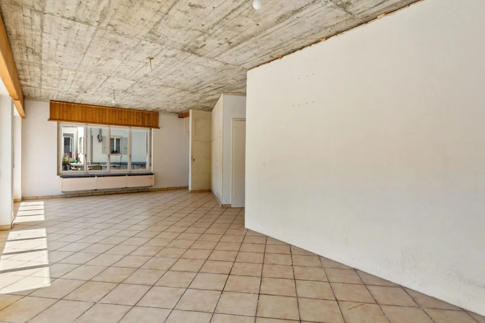 Sonceboz, Haus zur Renovierung mit Scheune