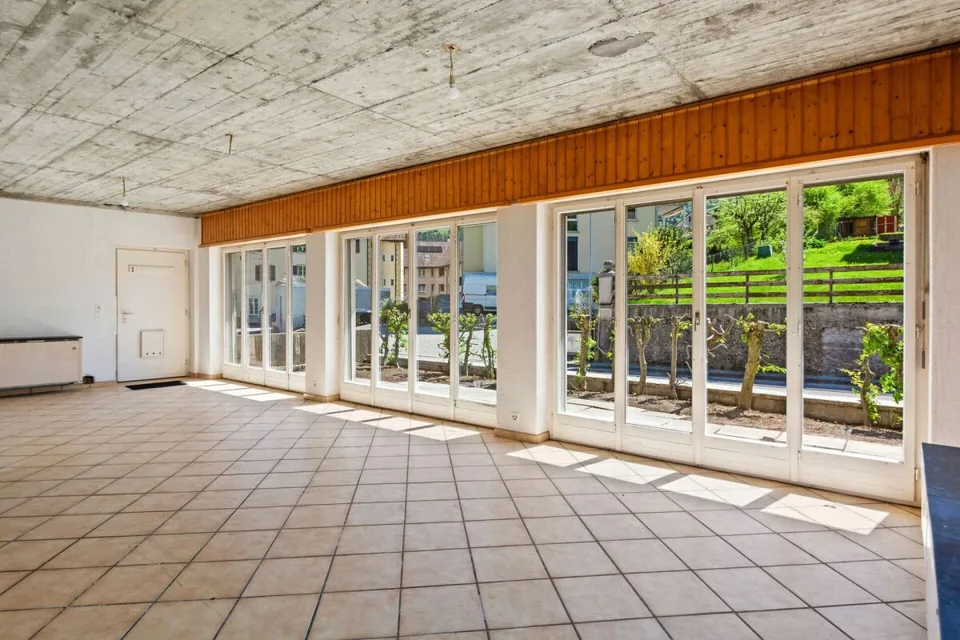 Sonceboz, Haus zur Renovierung mit Scheune