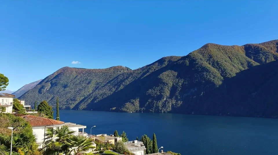 PRESTIGIOSA CASA INDIPENDENTE CON VISTA SUL LAGO DI LUGANO - AUCH ALS ZWEITWOHNSITZ VERFÜGBAR