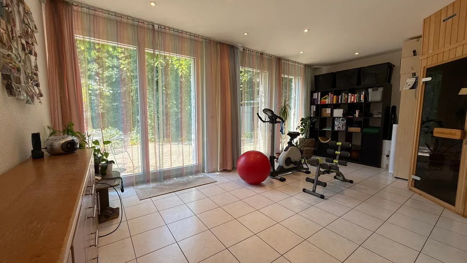 Ampia casa unifamiliare di 10 locali in una zona tranquilla a Glattfelden – foto 18 di 19