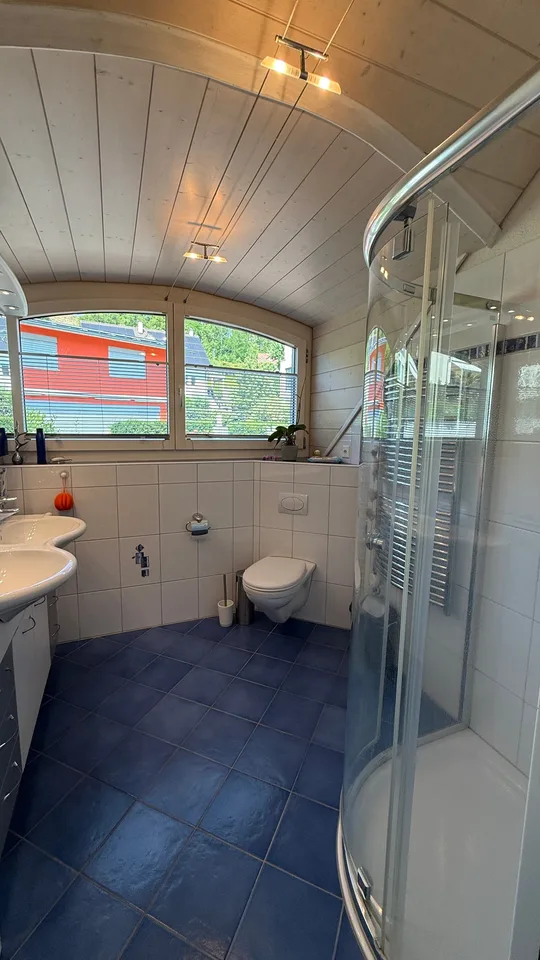 Ampia casa unifamiliare di 10 locali in una zona tranquilla a Glattfelden – foto 13 di 19
