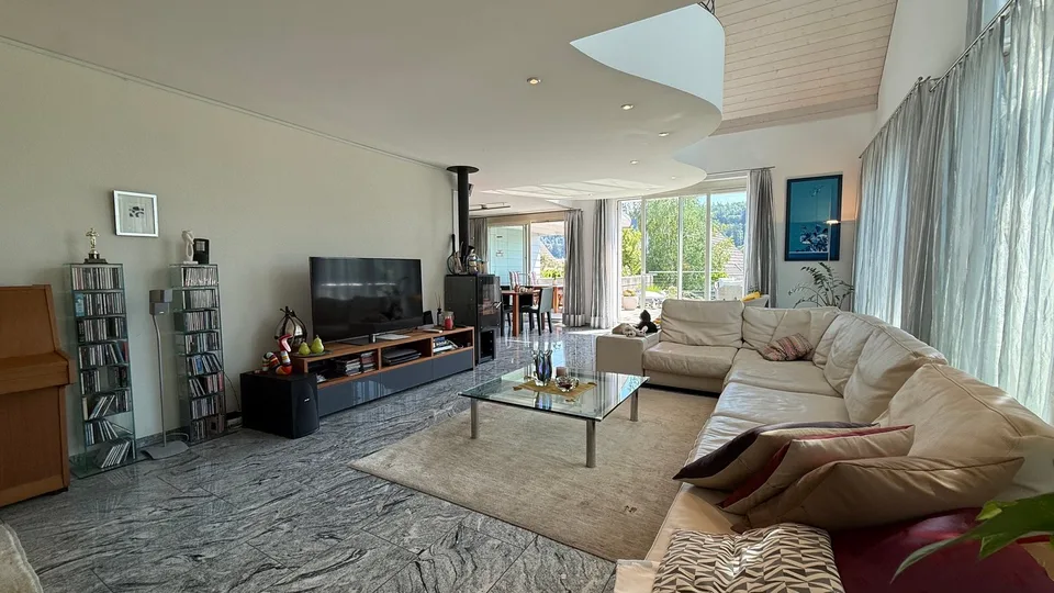 Ampia casa unifamiliare di 10 locali in una zona tranquilla a Glattfelden – foto 8 di 19