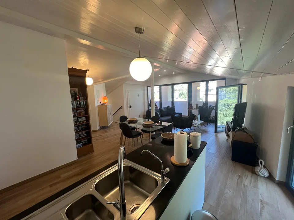 Zentrale Riva San Vitale UND SEEFRONT, Dachgeschoss in perfektem Zustand