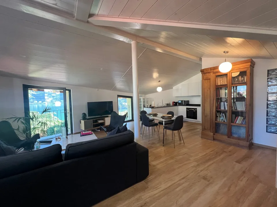 Zentrale Riva San Vitale UND SEEFRONT, Dachgeschoss in perfektem Zustand