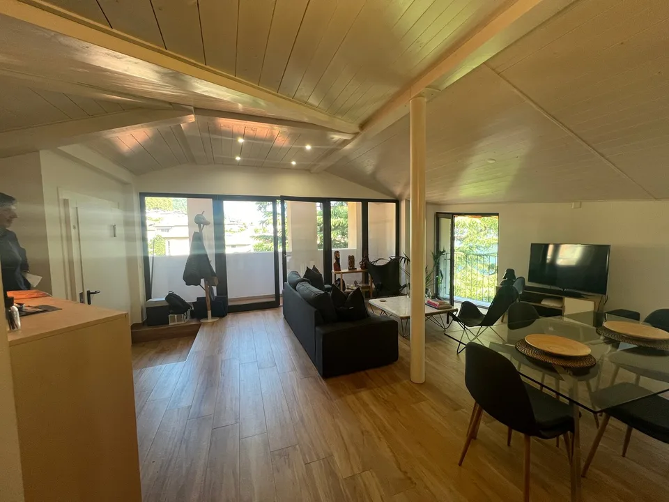 Zentrale Riva San Vitale UND SEEFRONT, Dachgeschoss in perfektem Zustand