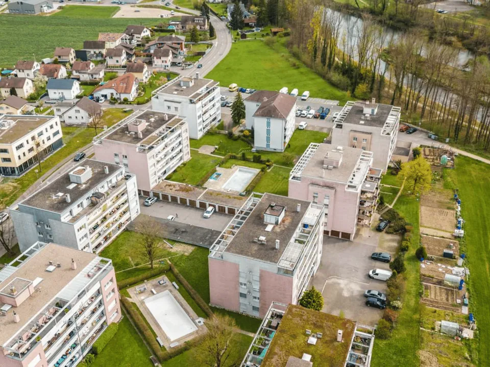 EINZIGARTIGE LAGE MIT POOL & AAREZUGANG – Foto 13 von 13