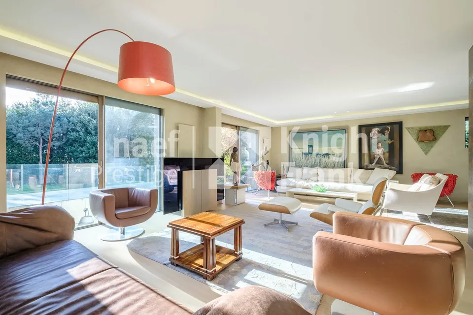 Villa contemporaine à Cologny