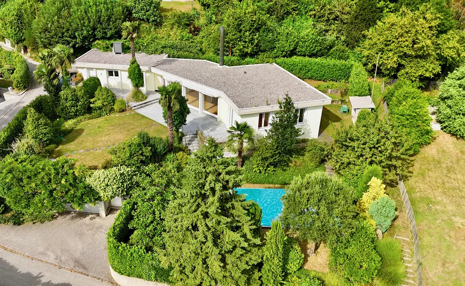 Villa con Piscina e Vista sul Lago di Lugano e Montagne Corcostastanti