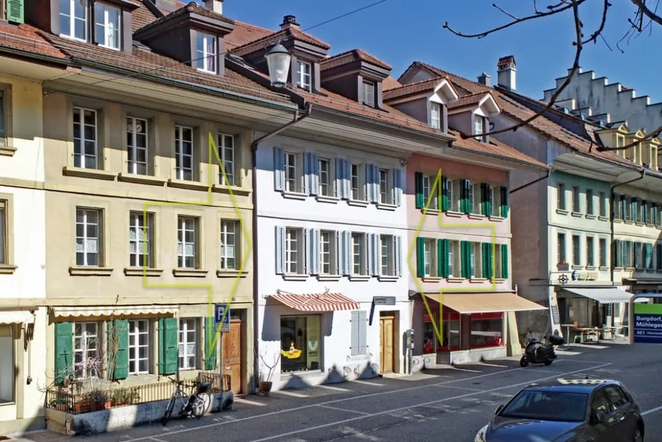 Murs historiques avec intérieur moderne dans la vieille ville de Burgdorf