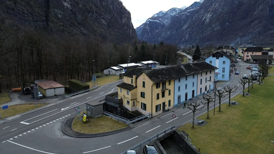 Renoviertes Mehrfamilienhaus mit 3 Wohnungen im Zentrum von Cevio – Foto 22 von 22