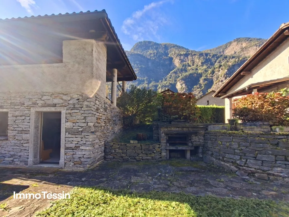 SELTENHEIT: Haus auf der Insel in Giornico, dem als schönstes Dorf in der Schweiz ausgezeichneten Dorf – Foto 13 von 13