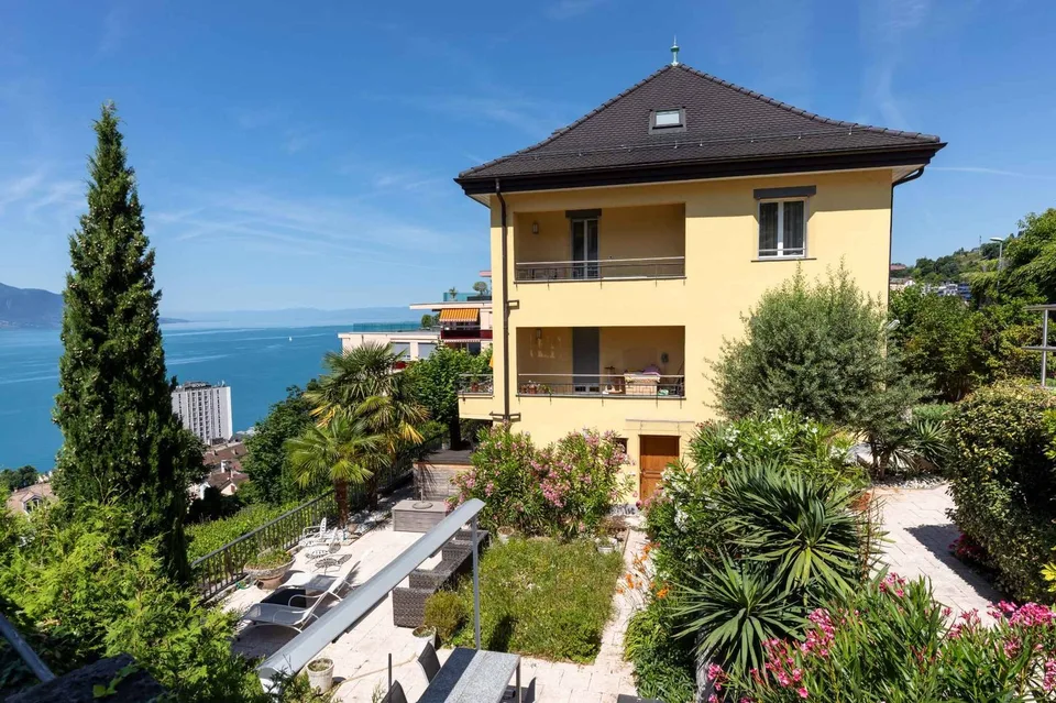Edificio PPE con 4 unità a Montreux con vista eccezionale