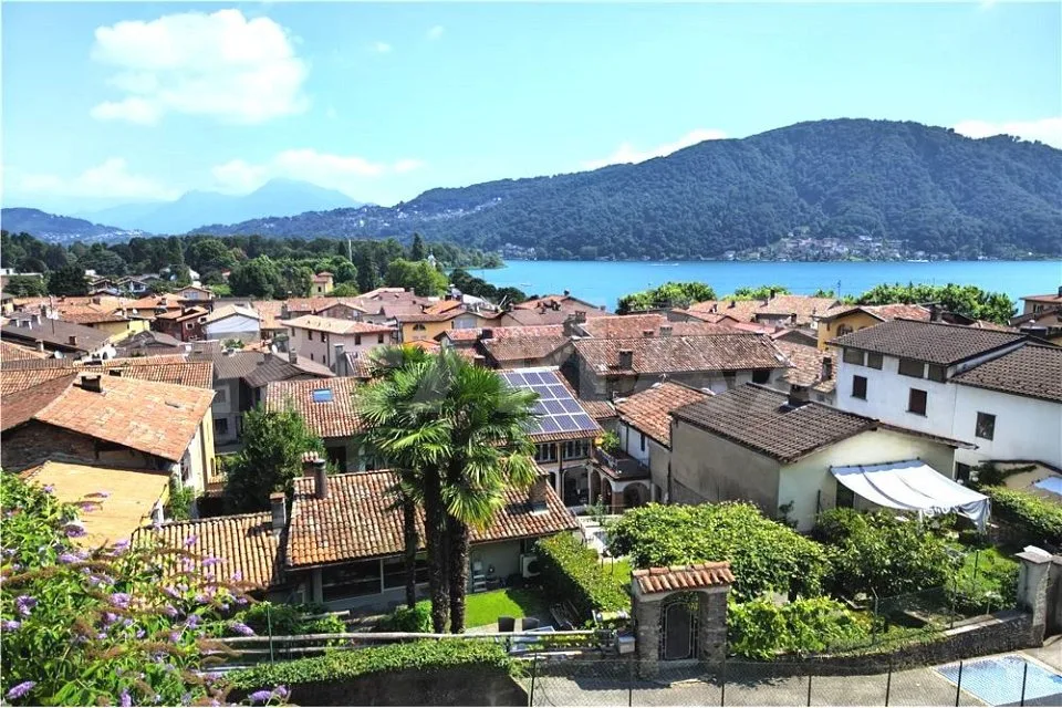 Terreno edificabile con bella vista lago e monti