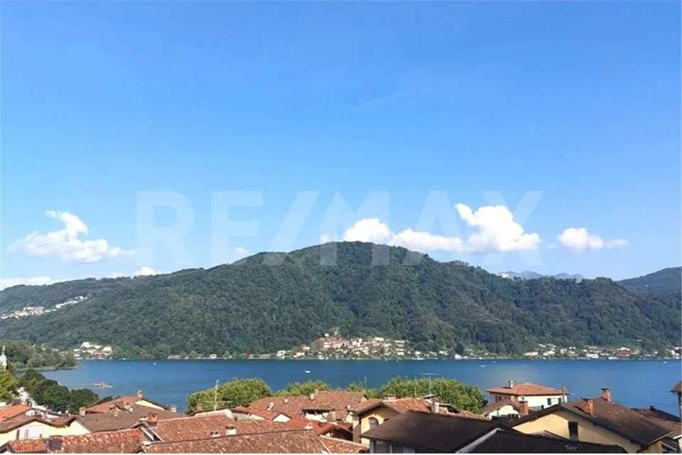 Terreno edificabile con bella vista lago e monti