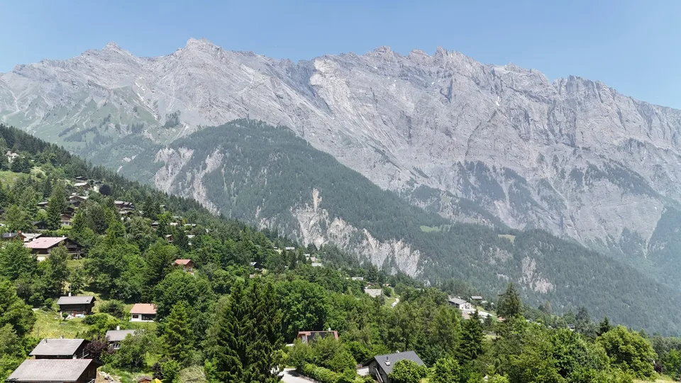 Chalet mit Charme in den Mayens de Chamoson mit Panoramablick auf die Alpen – Foto 12 von 21