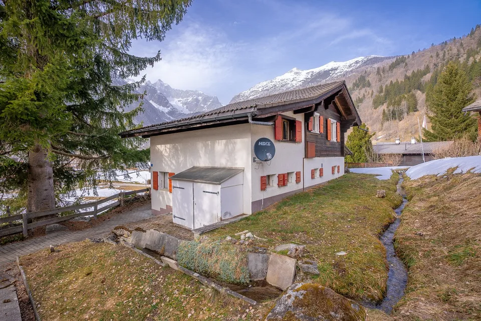 Ruhiges Chalet mit Garten, Bergblick und perfekter Anbindung in Fieschertal