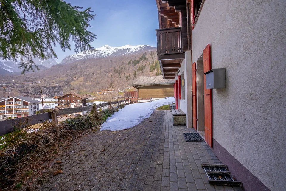 Ruhiges Chalet mit Garten, Bergblick und perfekter Anbindung in Fieschertal