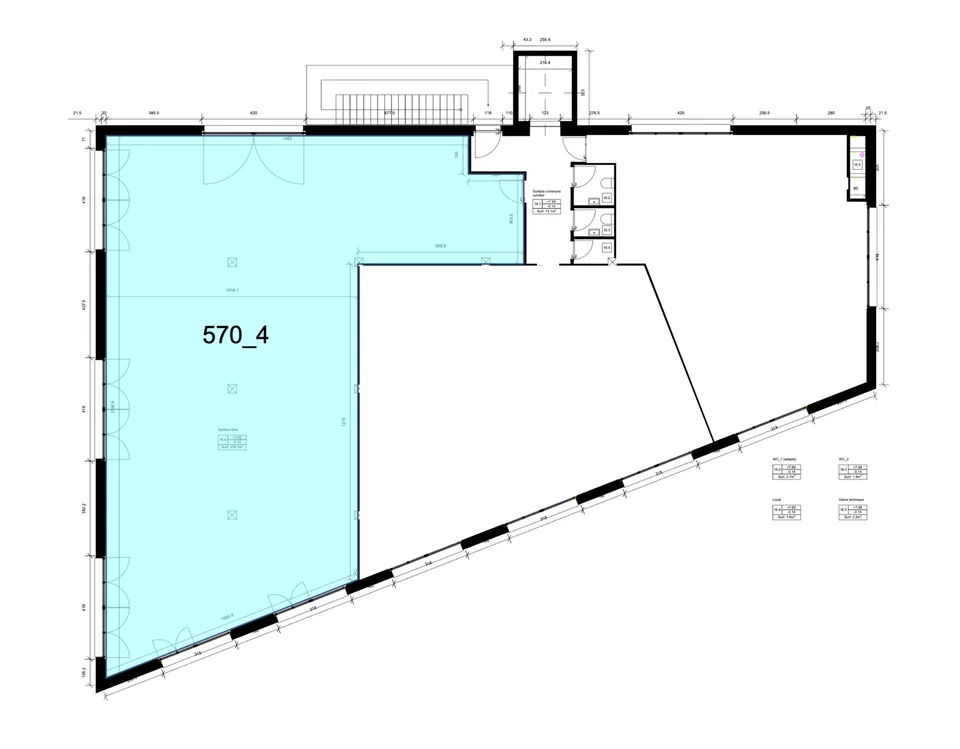 Ufficio / area di vendita di 245 m²