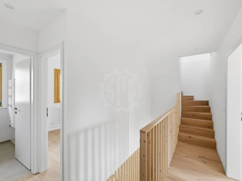 Charmantes, komplett renoviertes Haus – Foto 14 von 17