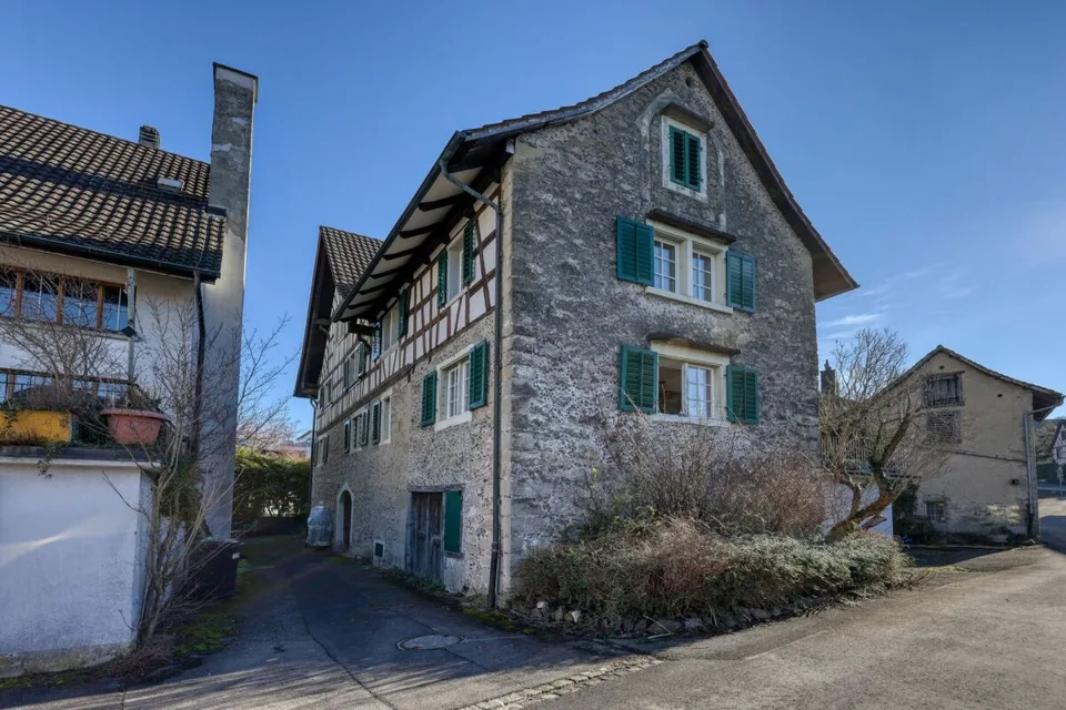Historic residential house with development opportunities