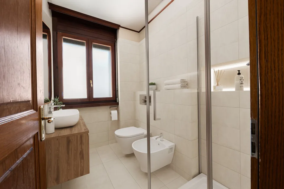 VIGANELLO, WHG. 4.5 im 5. Stock (vorletztes Geschoss) zur Renovierung mit großem Potenzial – Foto 9 von 19