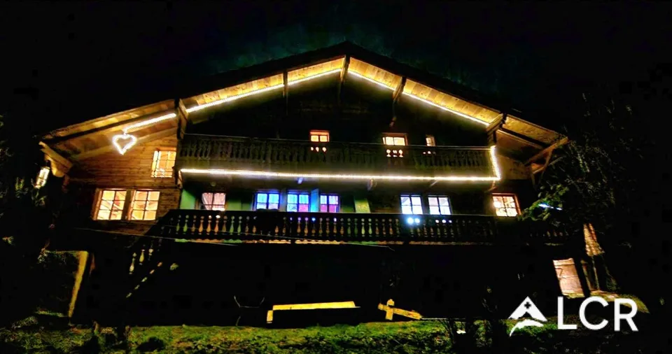 Bello e grande chalet individuale di 200m2 con terreno di 800m2 e suo studio annesso