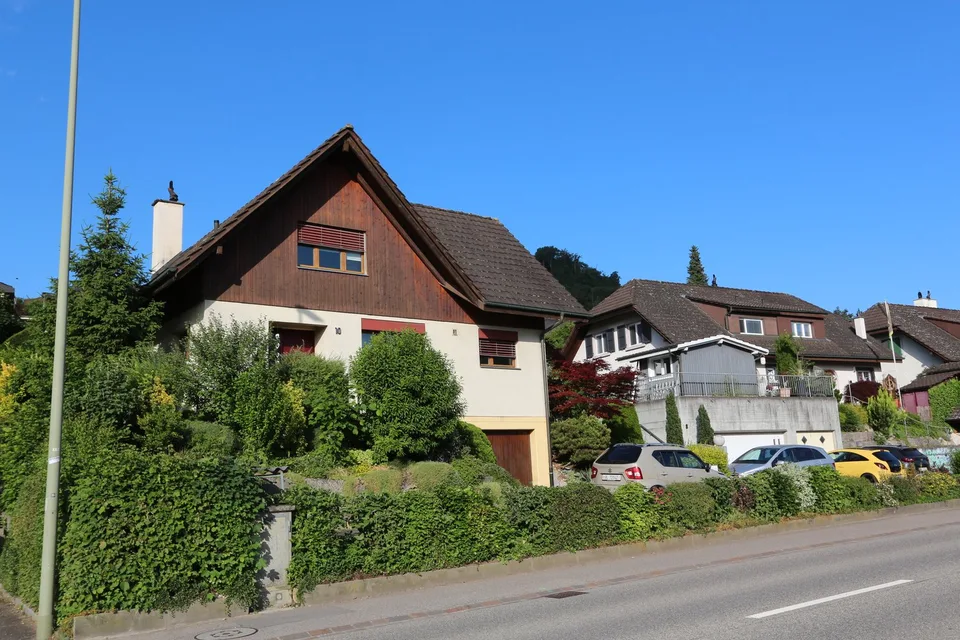 Una casa di 5,5 locali accogliente con stanza hobby, garage e ambiente idillico – foto 11 di 14