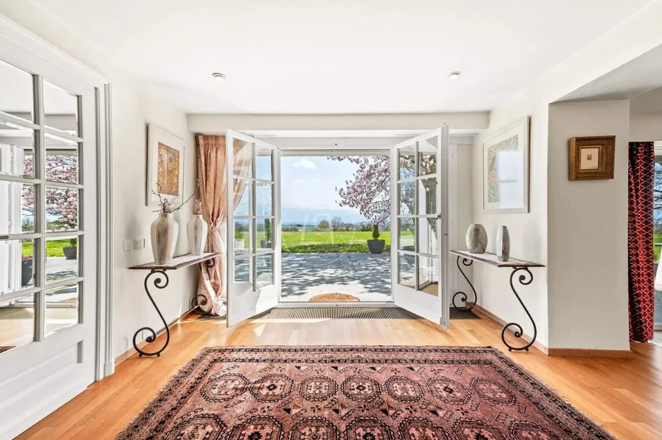 Très belle propriété familiale avec tennis et vue sur le lac, Morges