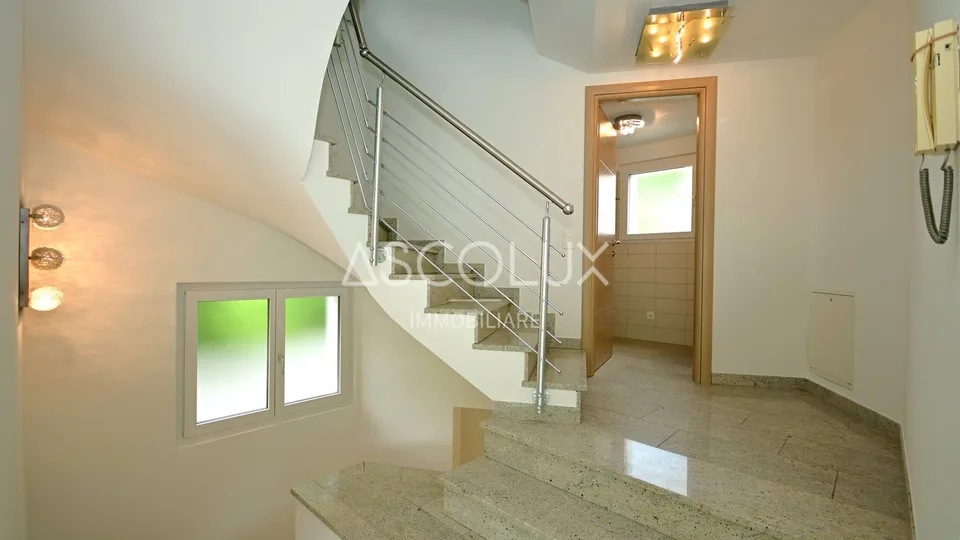 Hübsches 4.5-Zimmer-Einfamilienhaus mit Garten und Pool in ruhiger Wohnlage – Foto 19 von 25