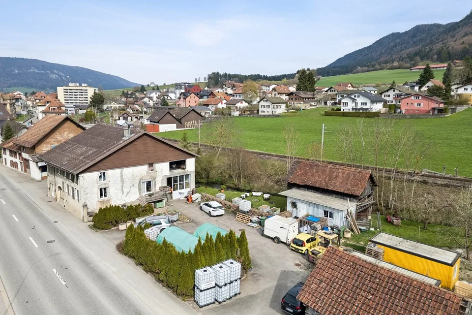 Ein Unbegrenztes Potenzial an der Strategischen Achse: Charaktervolles Anwesen – Foto 7 von 13