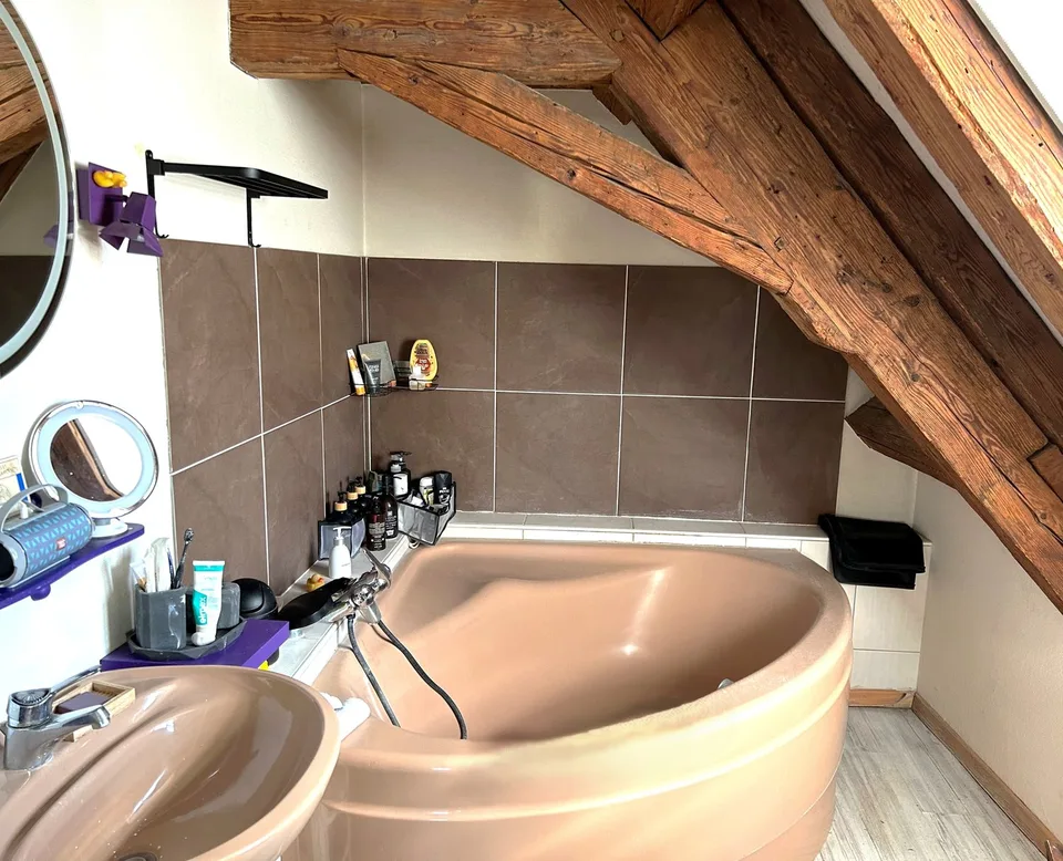 Bel appartement avec cachet en duplex de 3 pièces en PPE à Porrentruy – photo 8 sur 9