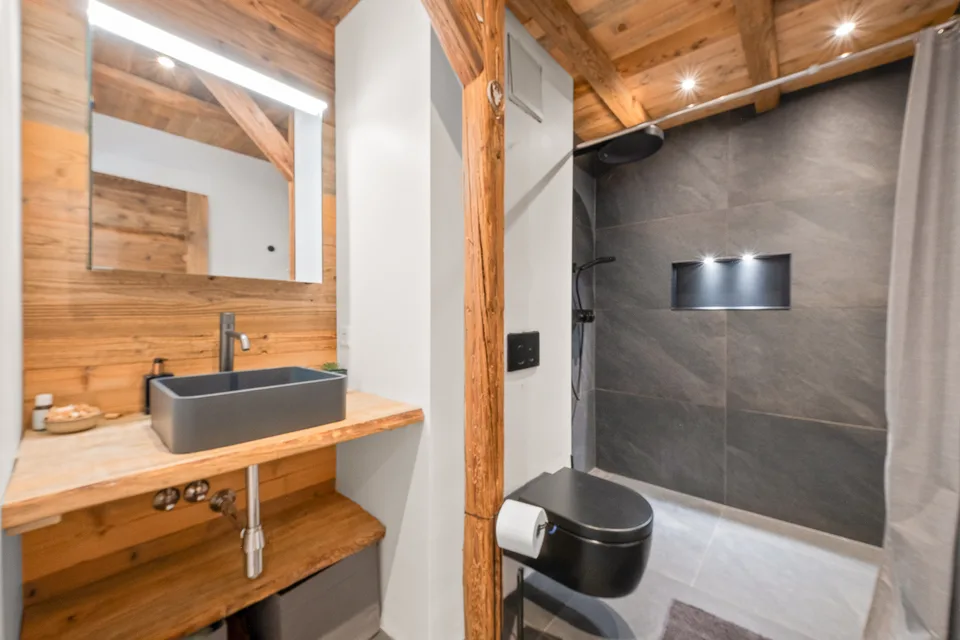 Elegante Alpenwohnung im Erdgeschoss - Privater Garten & Terrasse – Foto 6 von 13