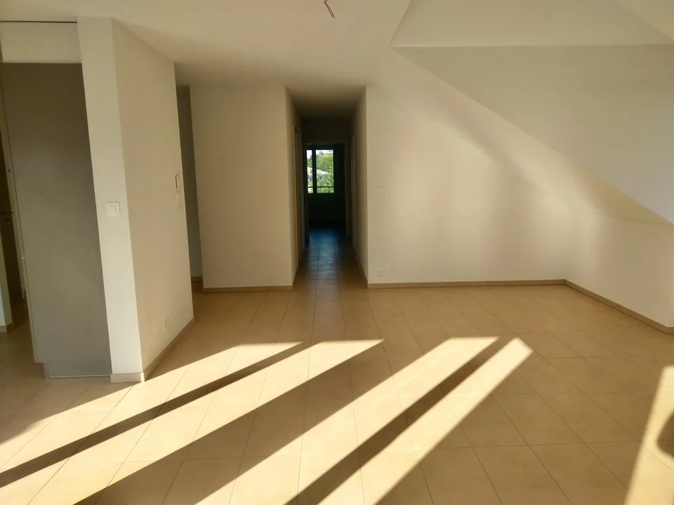 Modern residential building with 6 apartments in the heart of the village