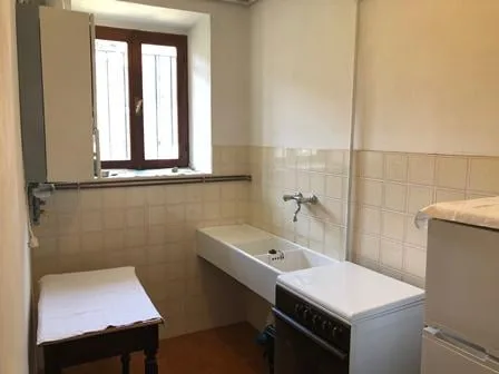 Casa di villaggio romantica con giardino bello in posizione tranquilla e soleggiata nel centro del paese