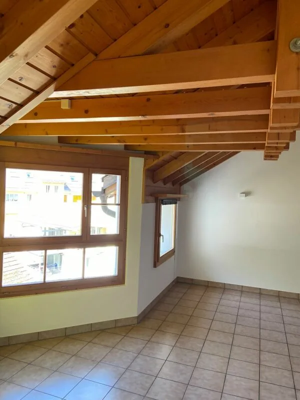 Schiers - grosszügige 2.5-Zimmer-Dachgeschosswohnung an zentraler Lage