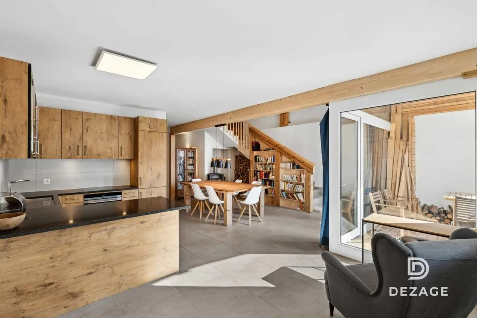 Duplex luminoso con 2 appartamenti - charme antico, ristrutturazione moderna e potenziale locativo