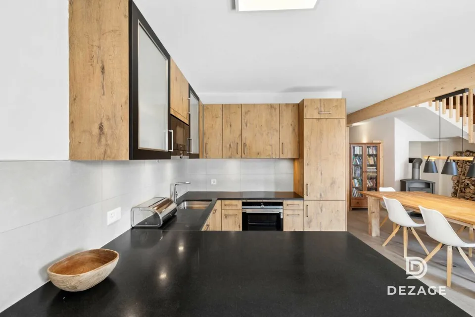 Duplex luminoso con 2 appartamenti - charme antico, ristrutturazione moderna e potenziale locativo