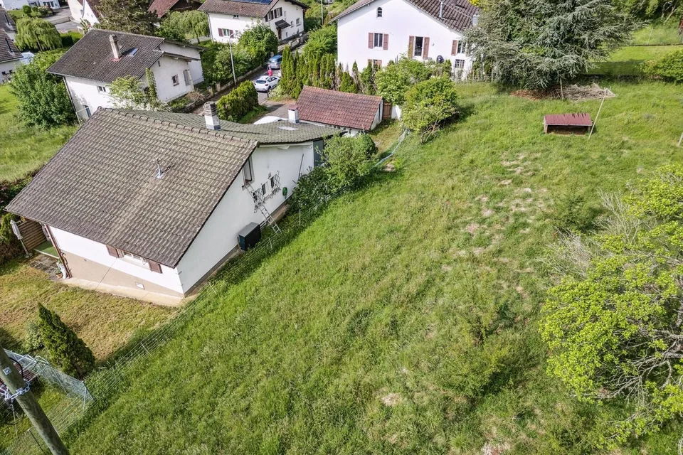 Bauplatz von 1 590 m² in Fontenais - Immobilienprojektchance