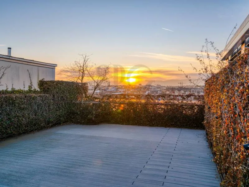 Prästigöses Triplex mit atemberaubendem Blick auf den See und die Alpen – Foto 10 von 12