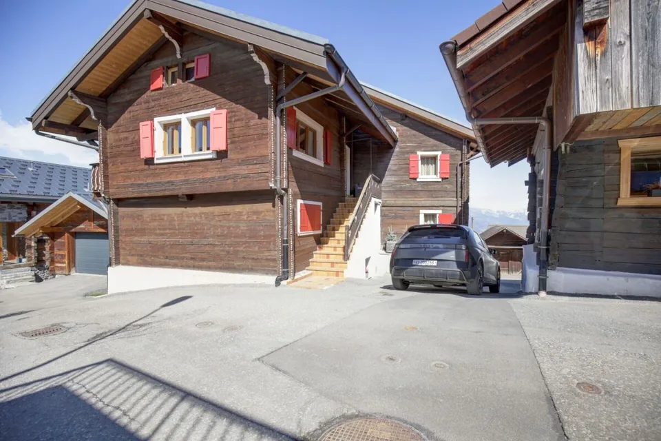 Nel vecchio villaggio di Nendaz, casa gemella con grande fascino! – foto 25 di 27