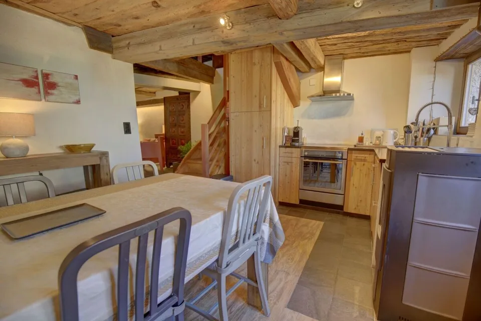 Nel vecchio villaggio di Nendaz, casa gemella con grande fascino! – foto 14 di 27