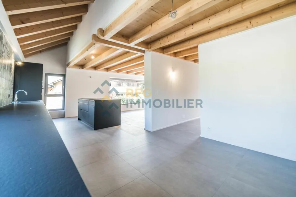 Villa adiacente 3.5 locali a Réchy