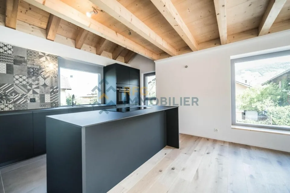 Villa adiacente 3.5 locali a Réchy